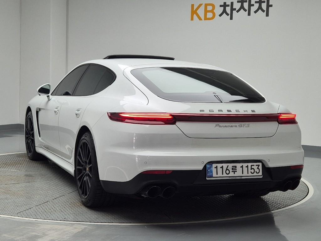 2014 PORSCHE PANAMERA 