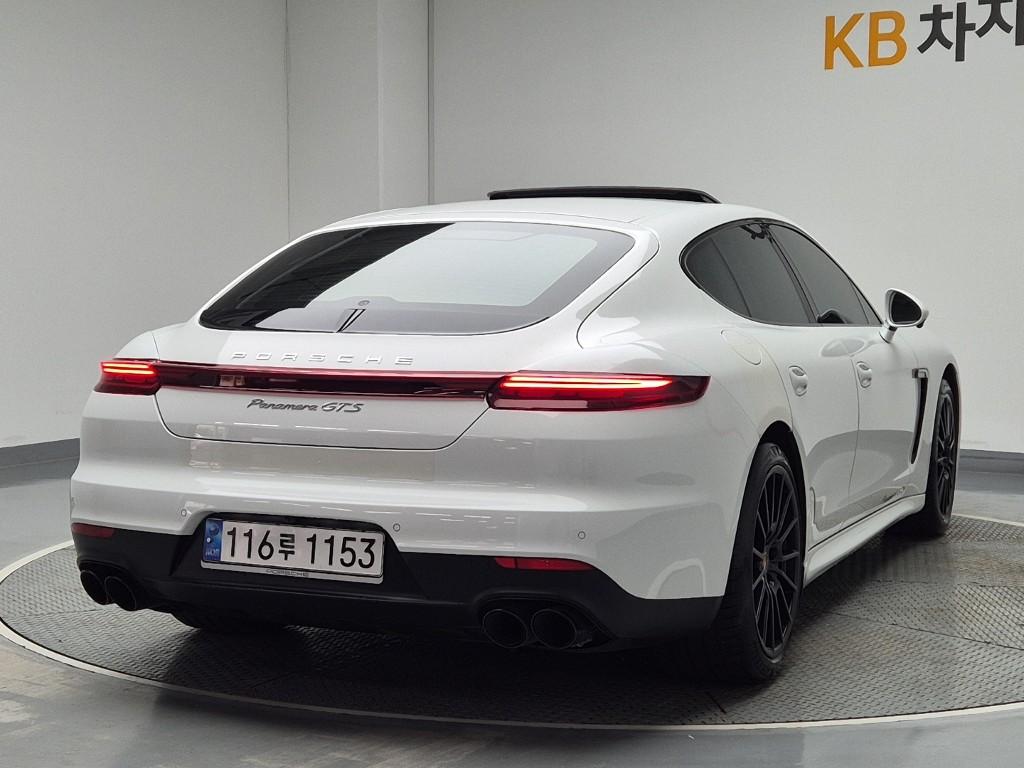 2014 PORSCHE PANAMERA 