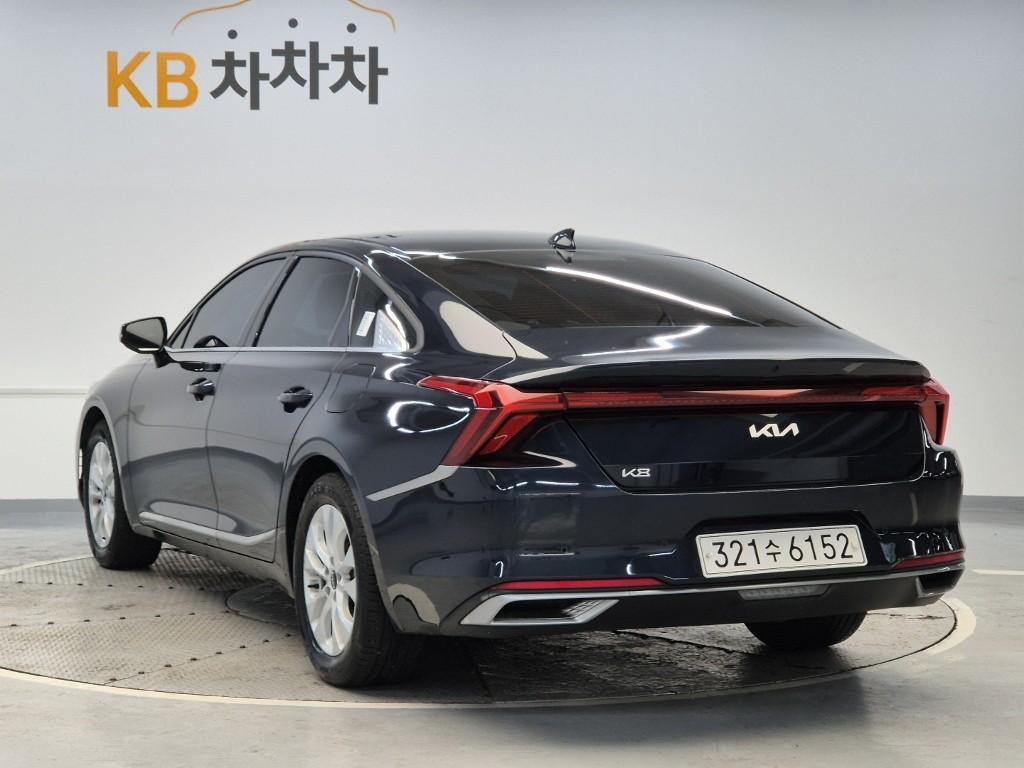 2022 KIA K8 