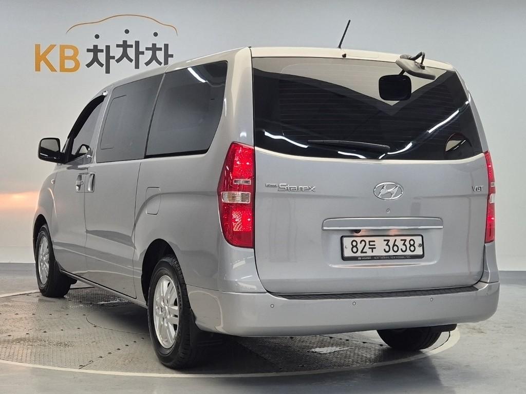 2018 HYUNDAI GRAND STAREX 