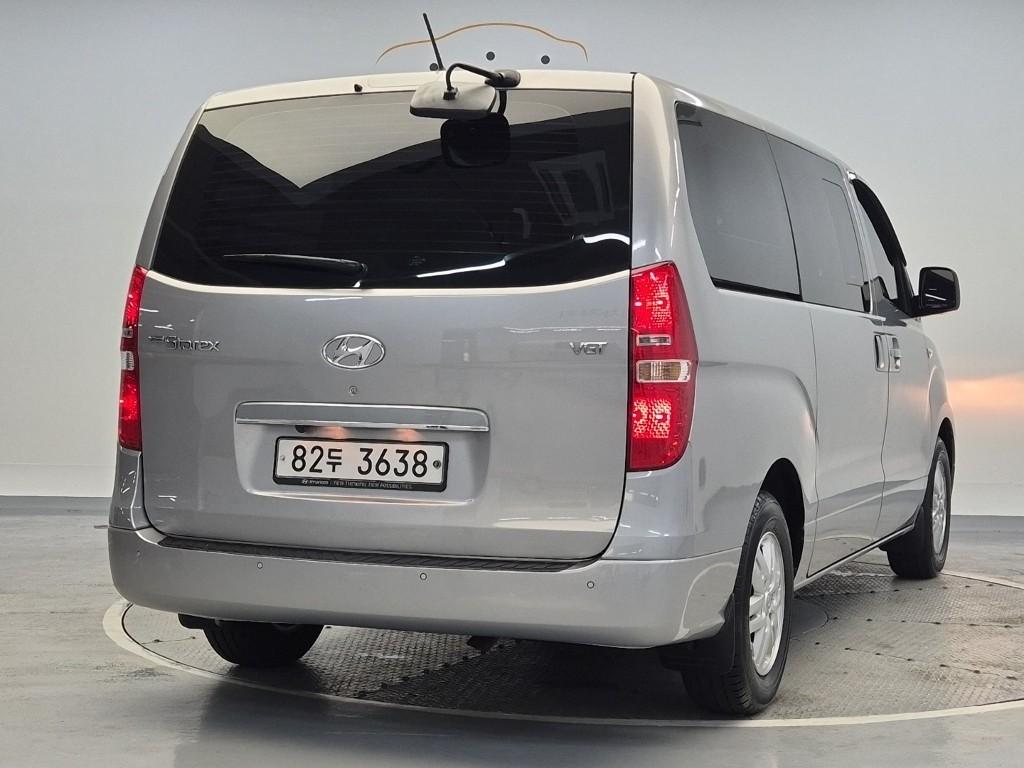 2018 HYUNDAI GRAND STAREX 