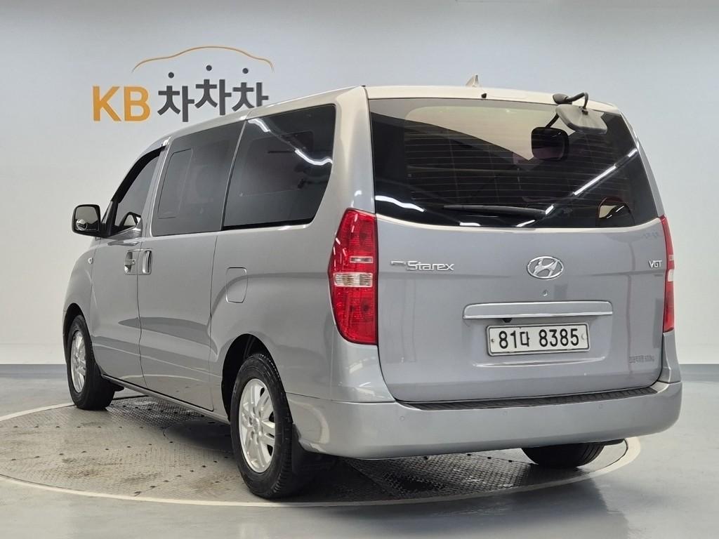 2017 HYUNDAI GRAND STAREX 