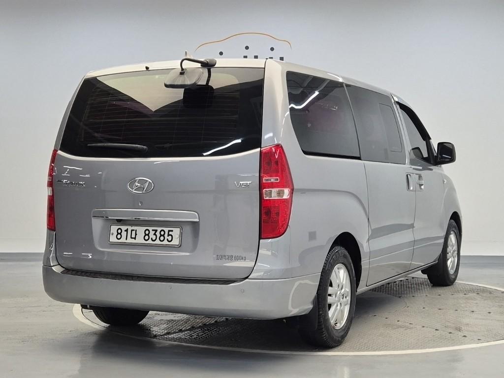 2017 HYUNDAI GRAND STAREX 