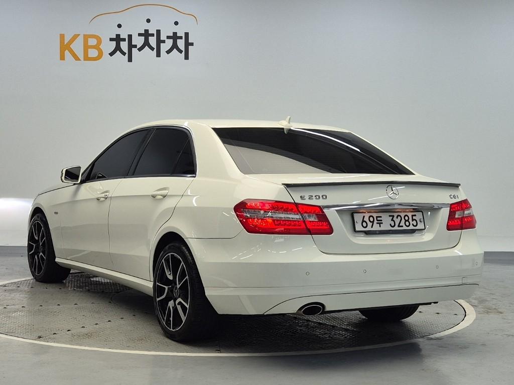 2011 BENZ E CLASS (4Gen) 