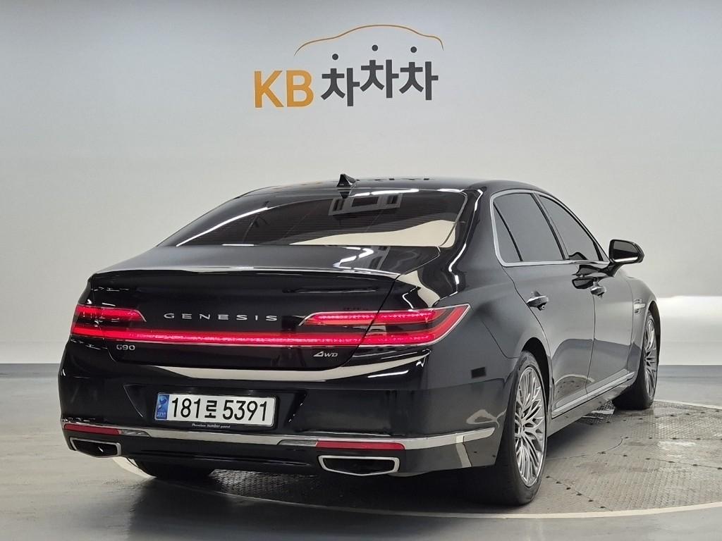 2021 GENESIS G90 