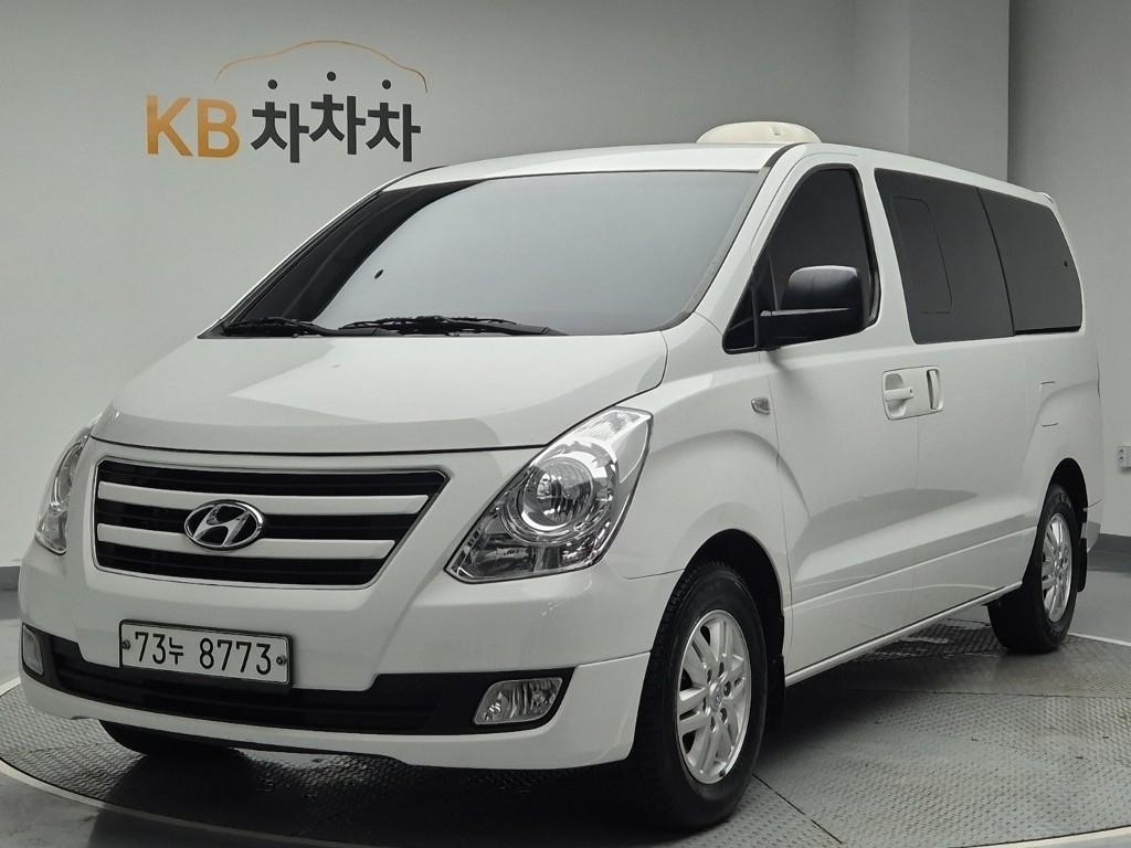 2017 HYUNDAI GRAND STAREX 