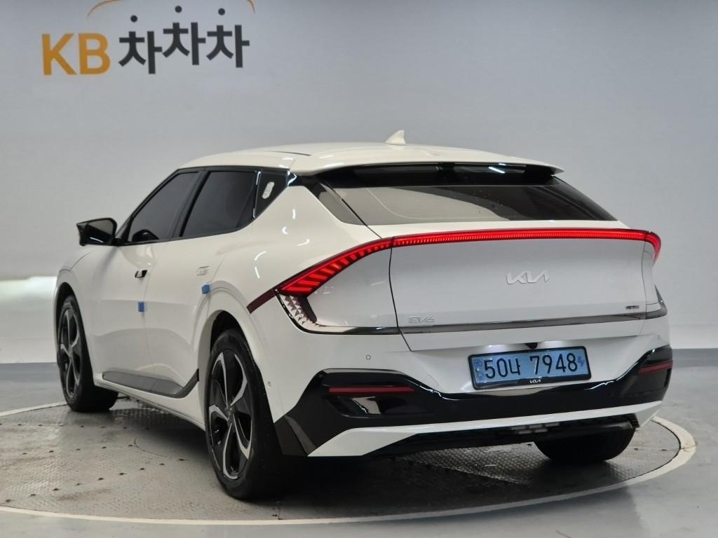 2022 KIA EV6 