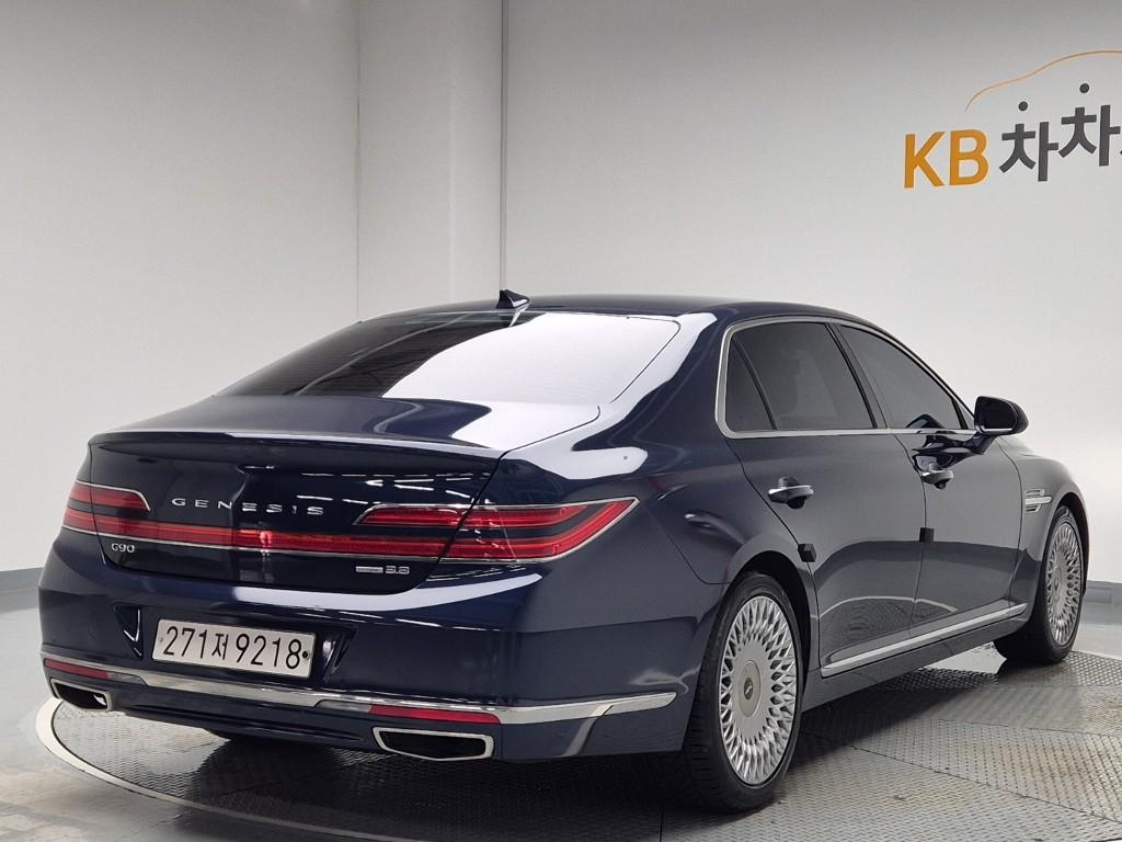 2020 GENESIS G90 