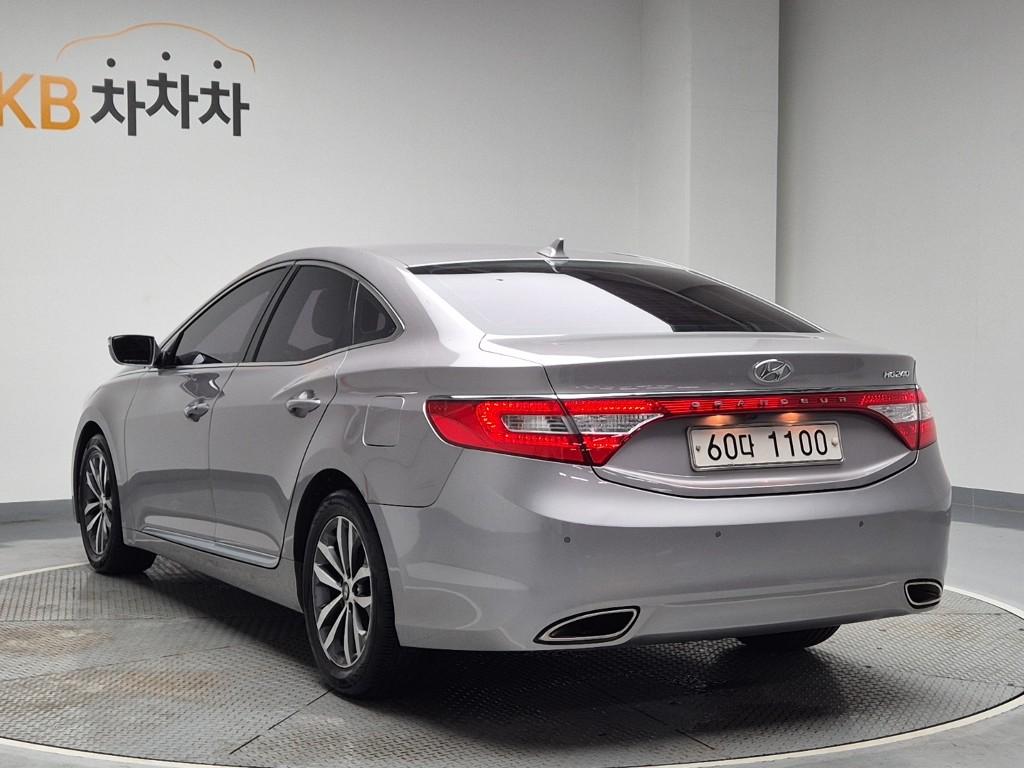 2011 HYUNDAI GRANDEUR HG 