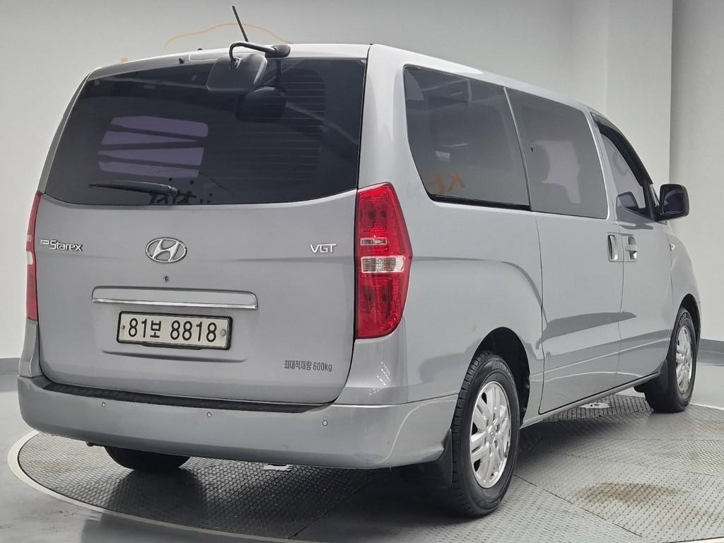 2017 HYUNDAI GRAND STAREX 