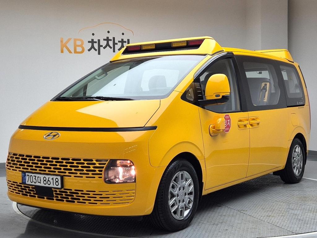 2023 HYUNDAI STARIA 