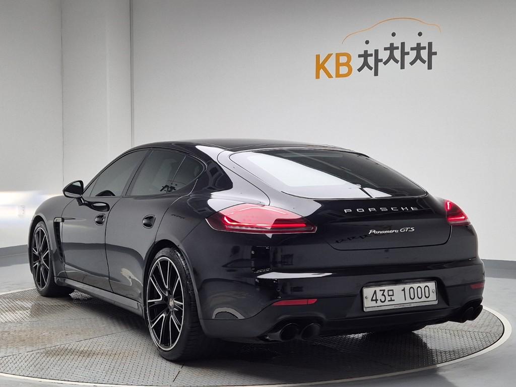 2016 PORSCHE PANAMERA 