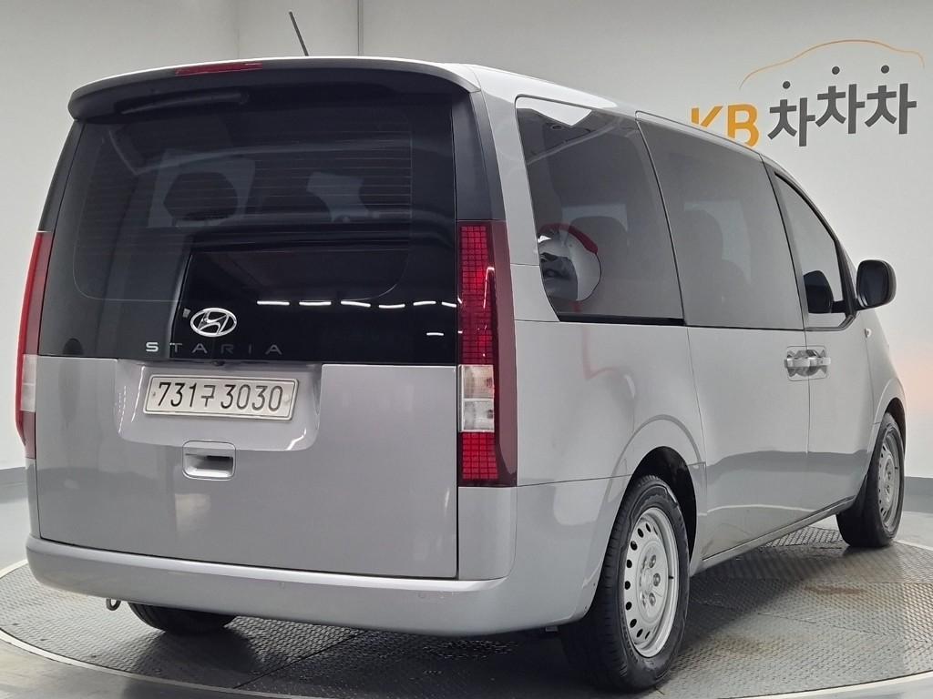 2022 HYUNDAI STARIA 