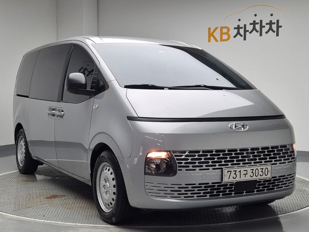 2022 HYUNDAI STARIA 