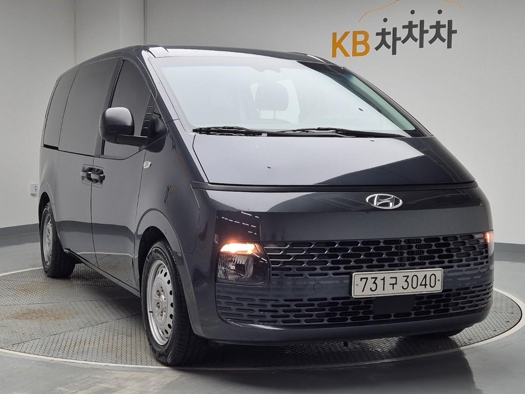 2022 HYUNDAI STARIA 