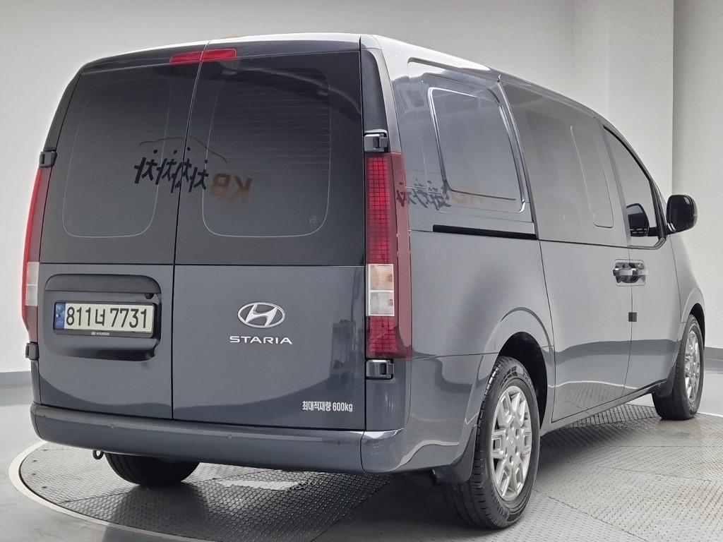 2022 HYUNDAI STARIA 