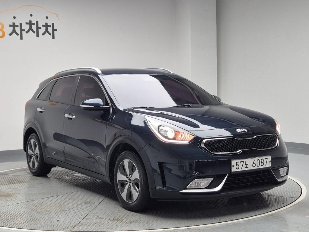 2017 KIA NIRO 