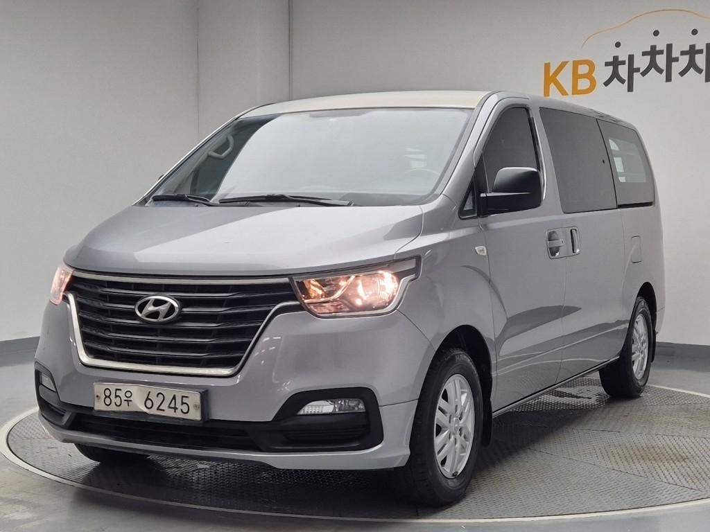 2019 HYUNDAI THE NEW GRAND STAREX 