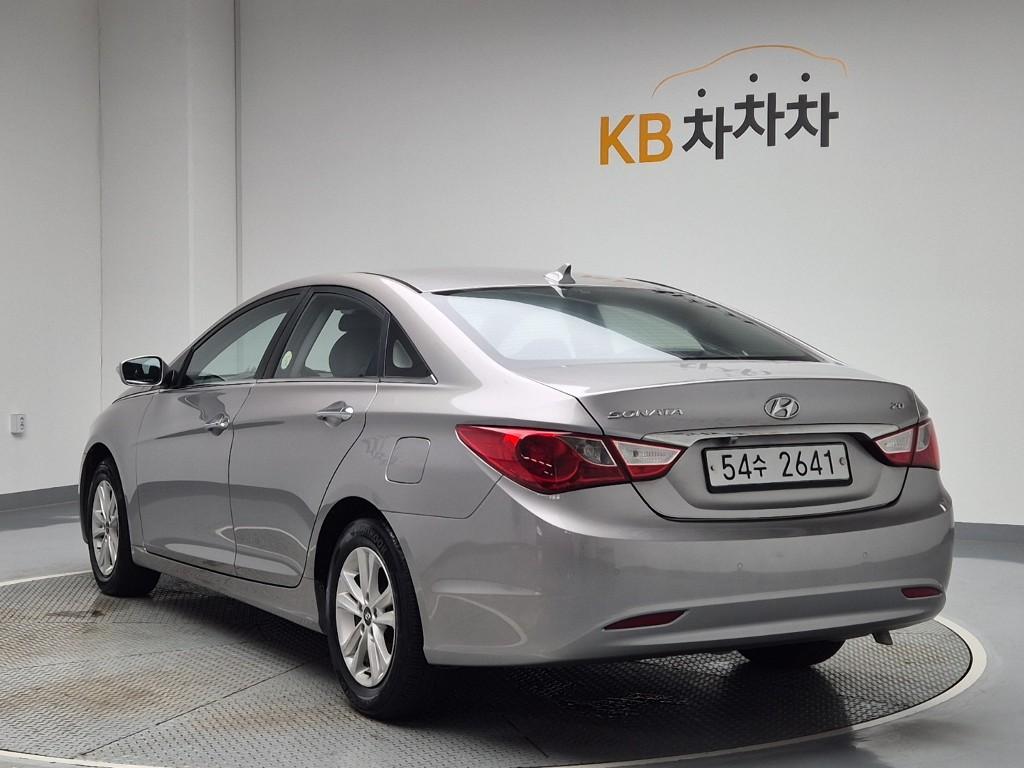2011 HYUNDAI SONATA (YF) 