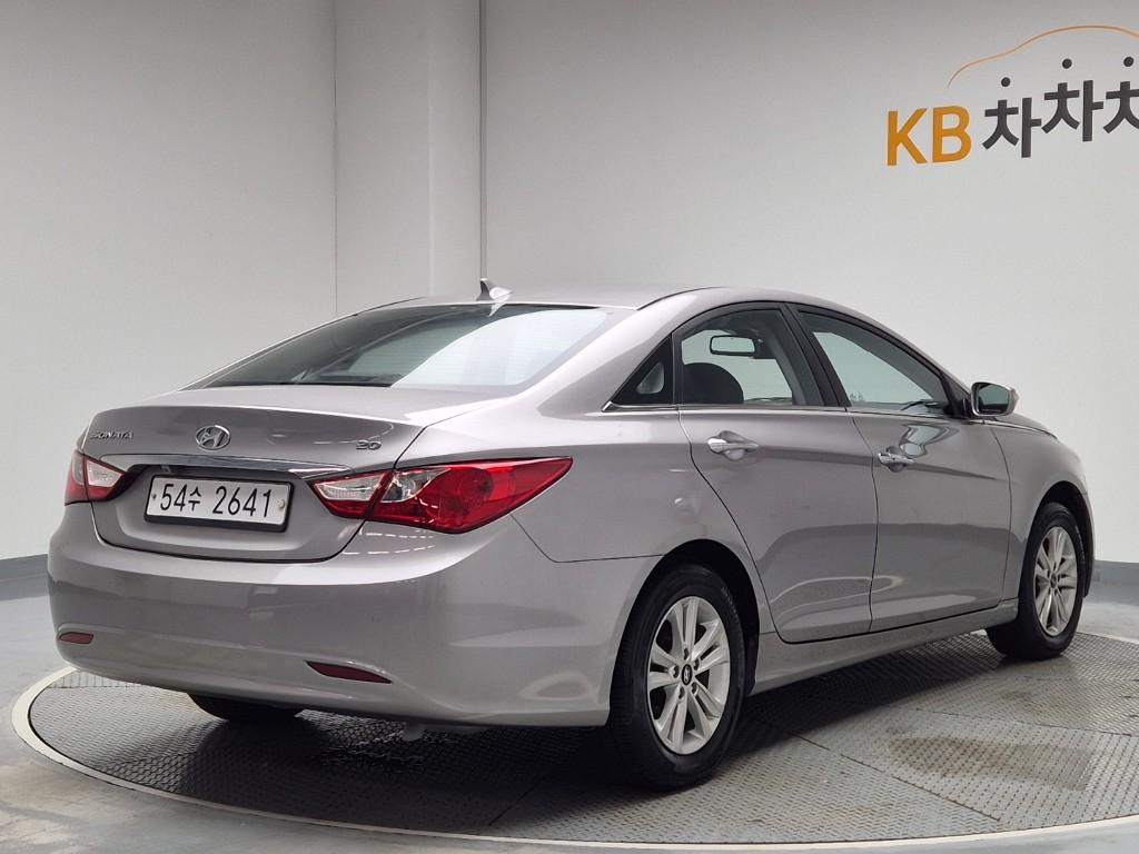 2011 HYUNDAI SONATA (YF) 