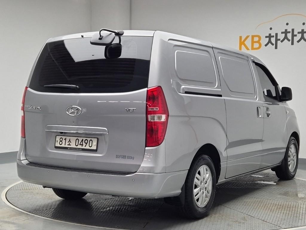 2018 HYUNDAI THE NEW GRAND STAREX 