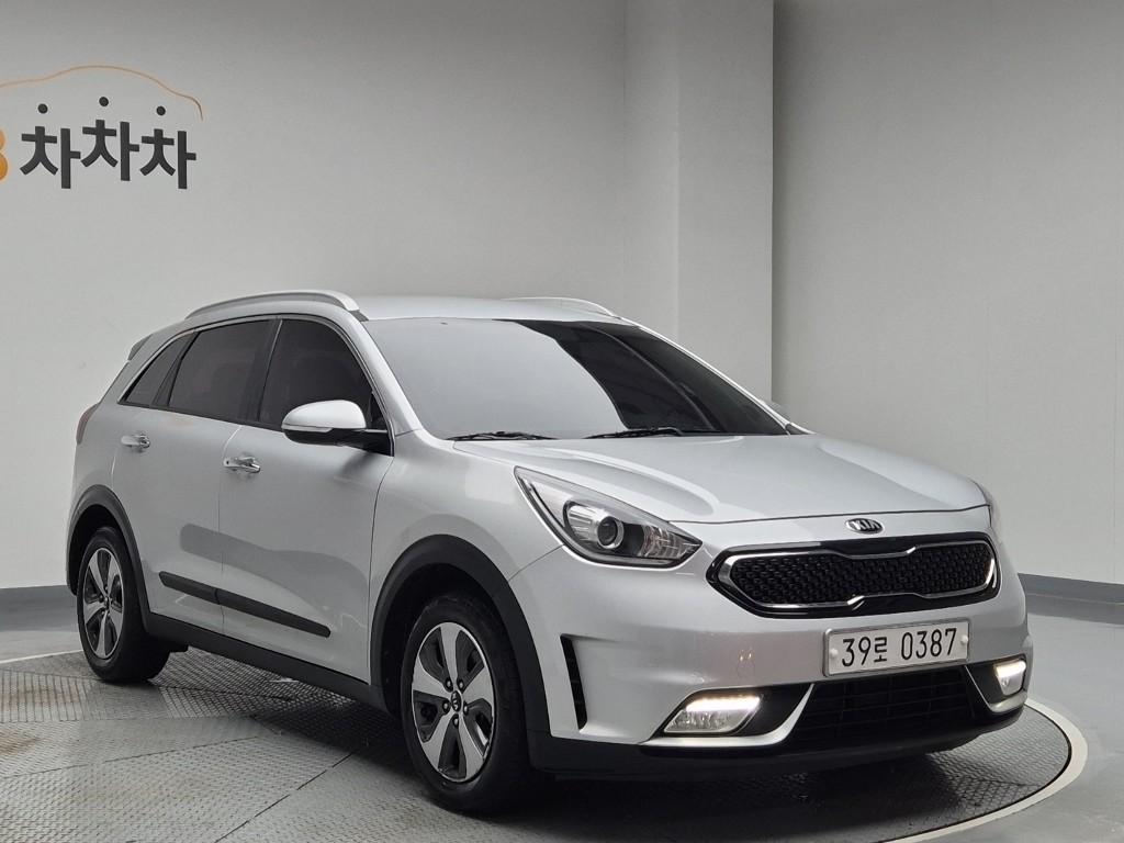 2017 KIA NIRO 