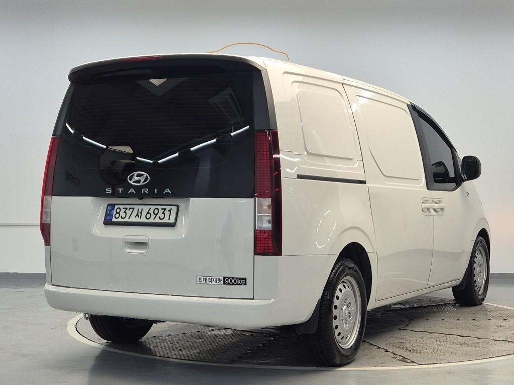2023 HYUNDAI STARIA 
