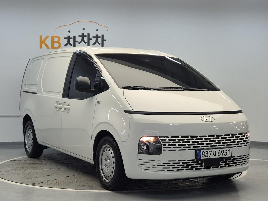 2023 HYUNDAI STARIA 