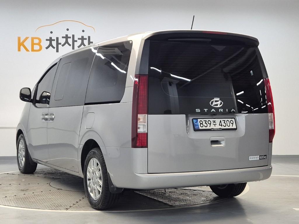 2023 HYUNDAI STARIA 