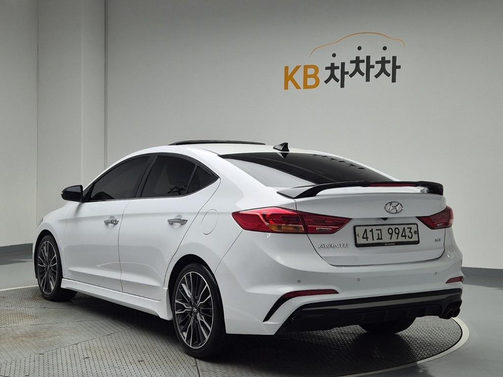2018 HYUNDAI AVANTE AD 