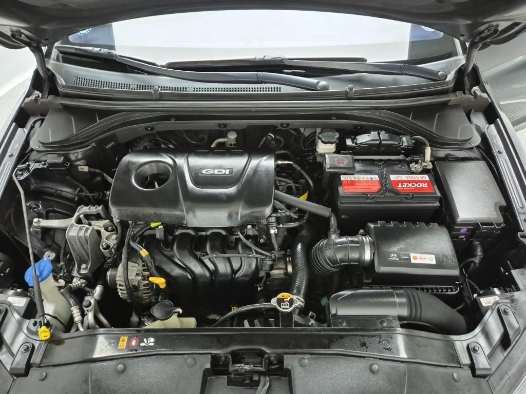 2017 HYUNDAI AVANTE AD 