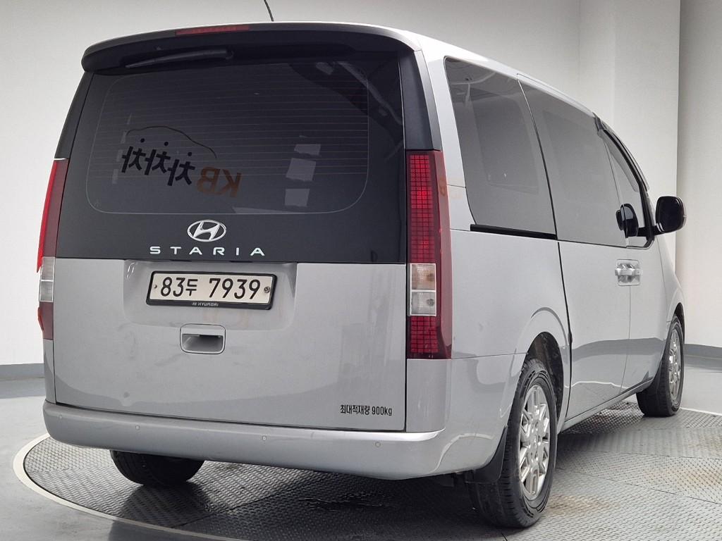 2022 HYUNDAI STARIA 
