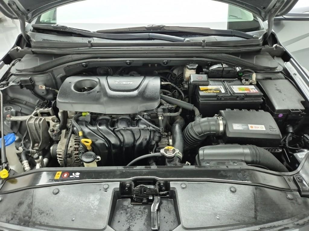 2017 HYUNDAI AVANTE AD 