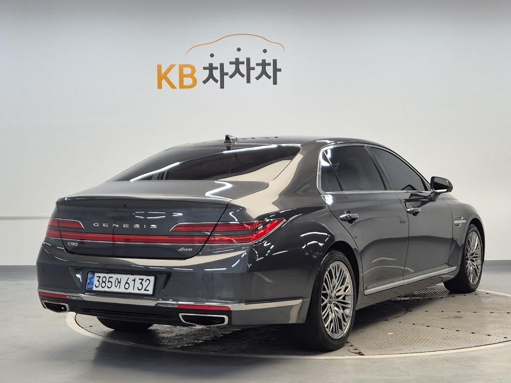 2021 GENESIS G90 