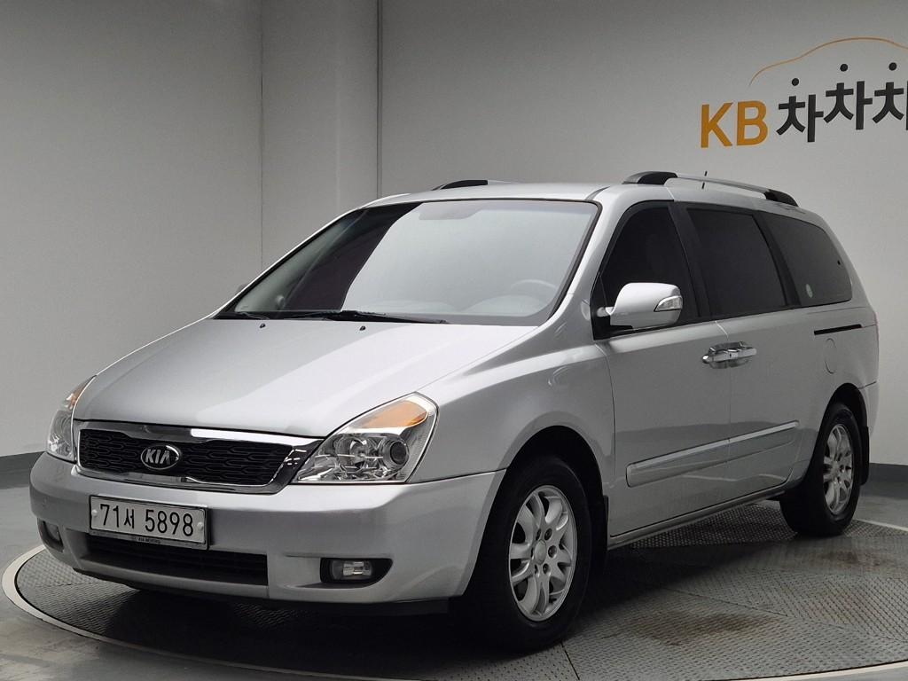 2012 KIA CARNIVAL R 