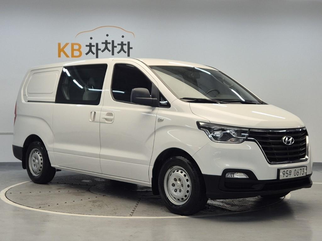 2019 HYUNDAI THE NEW GRAND STAREX 