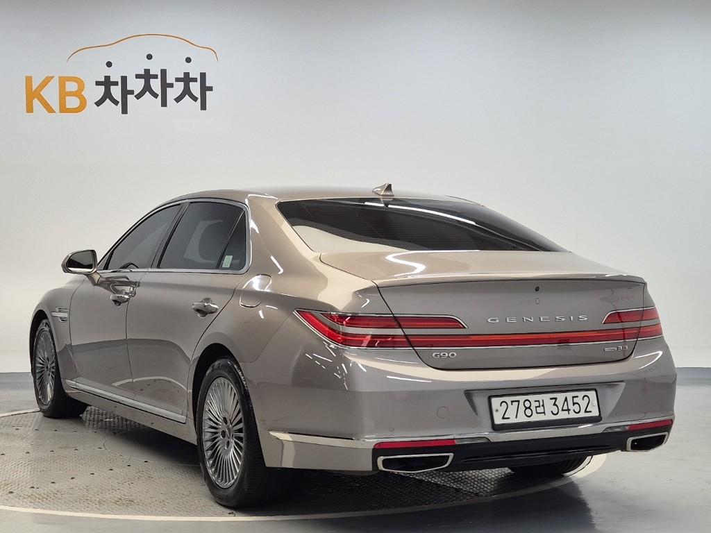 2020 GENESIS G90 