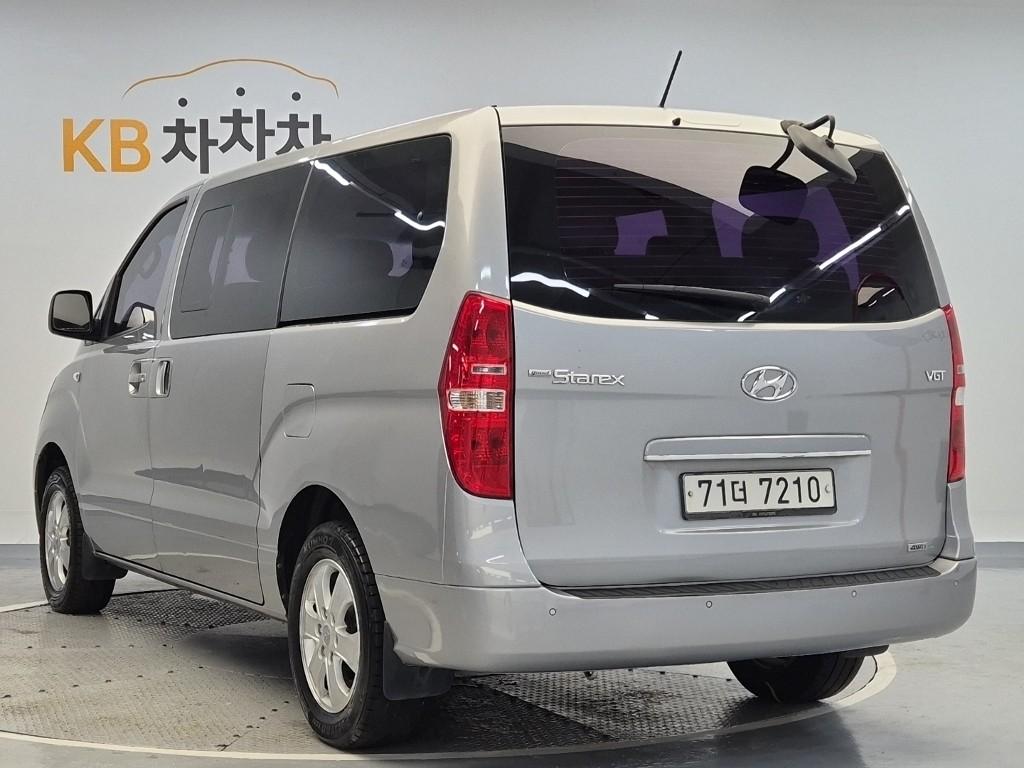 2016 HYUNDAI GRAND STAREX 