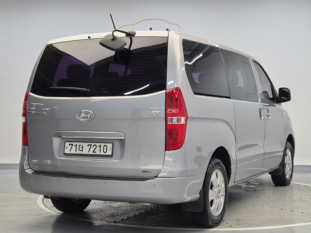 2016 HYUNDAI GRAND STAREX 