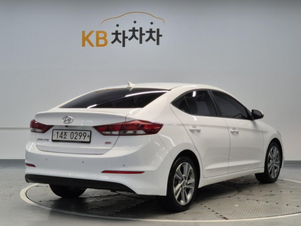 2017 HYUNDAI AVANTE AD 