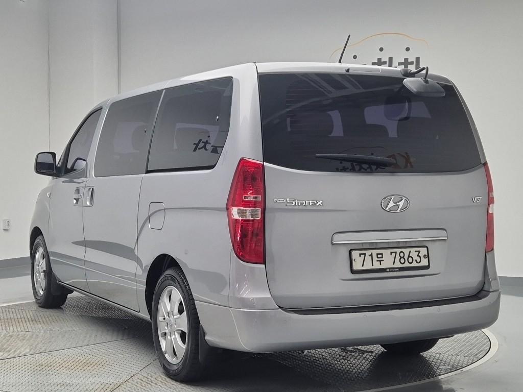 2018 HYUNDAI THE NEW GRAND STAREX 