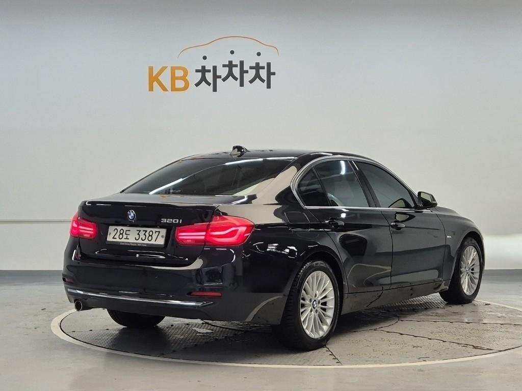 2017 BMW 3 Series (6Gen) 