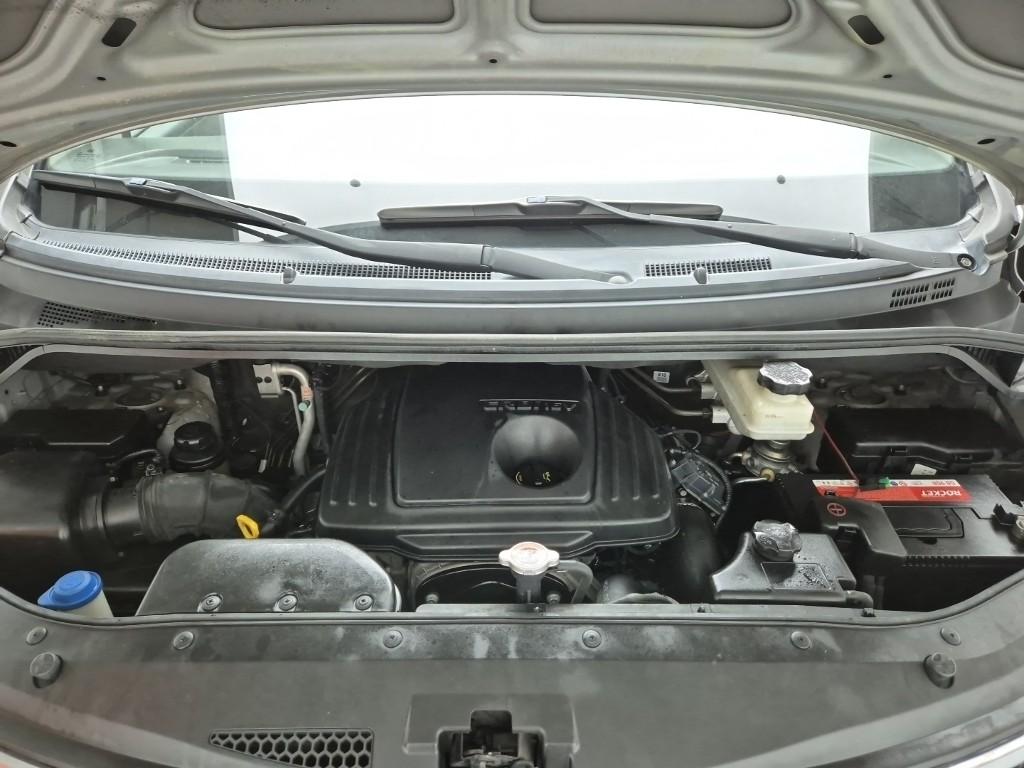 2014 HYUNDAI GRAND STAREX 