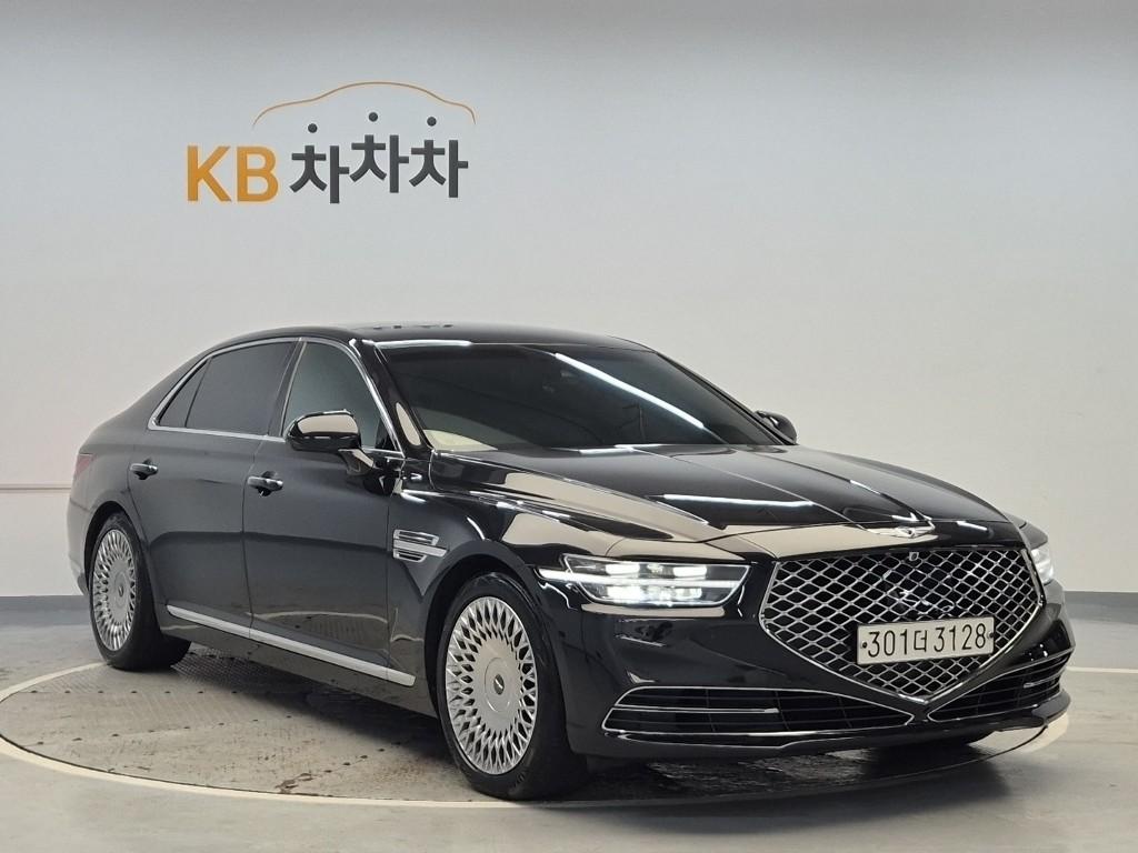 2019 GENESIS G90 