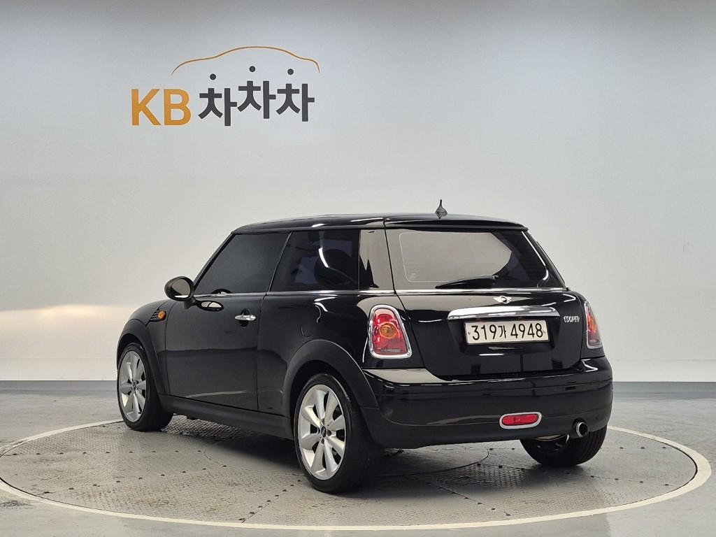 2010 MINI COOPER 
