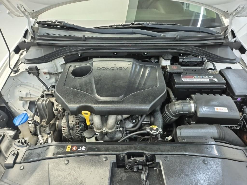 2018 HYUNDAI AVANTE AD 