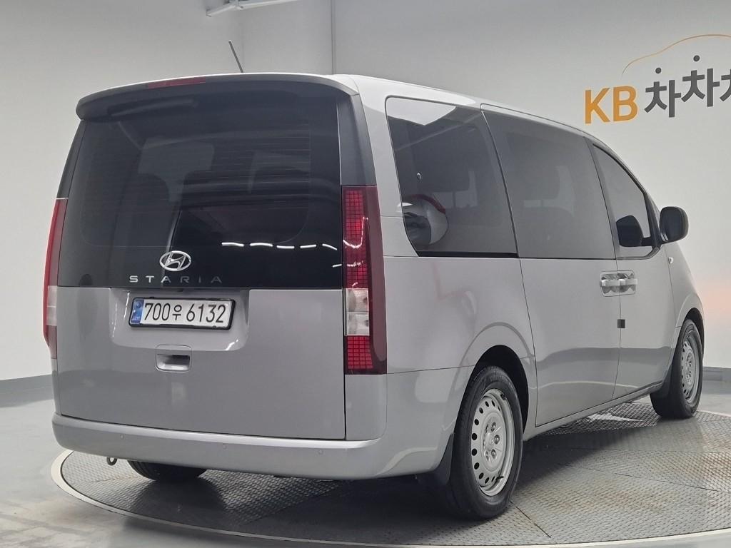 2022 HYUNDAI STARIA 