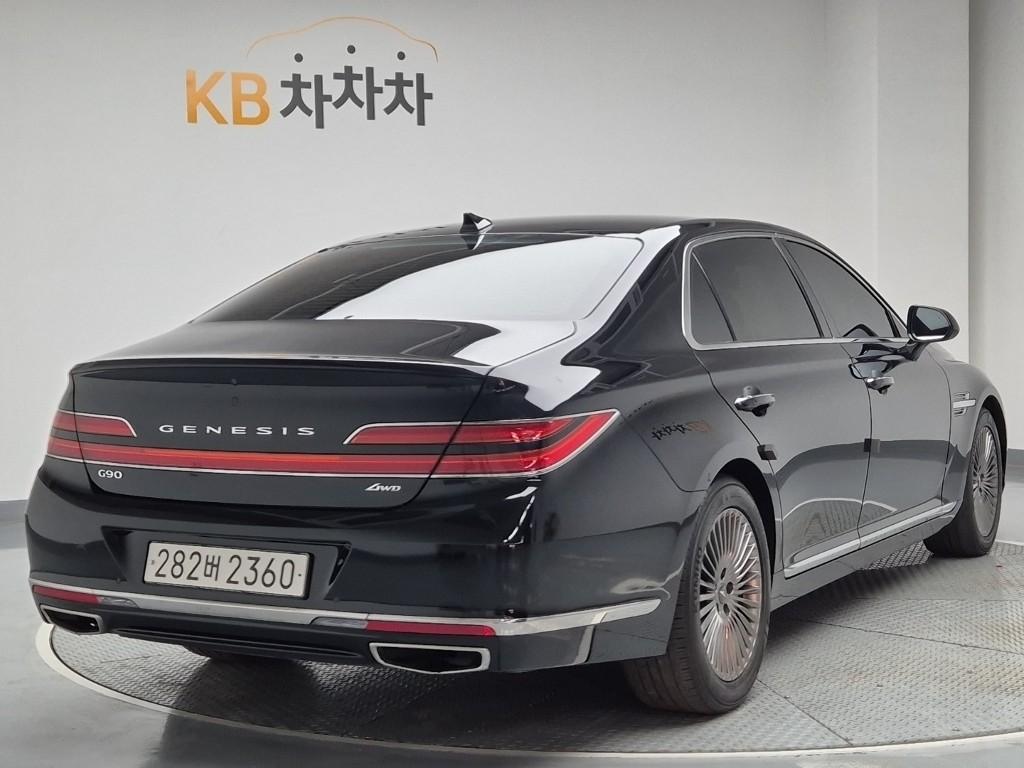 2021 GENESIS G90 