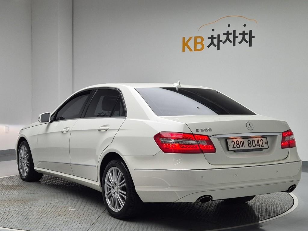 2011 BENZ E CLASS (4Gen) 