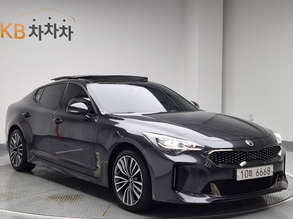 2018 KIA STINGER 